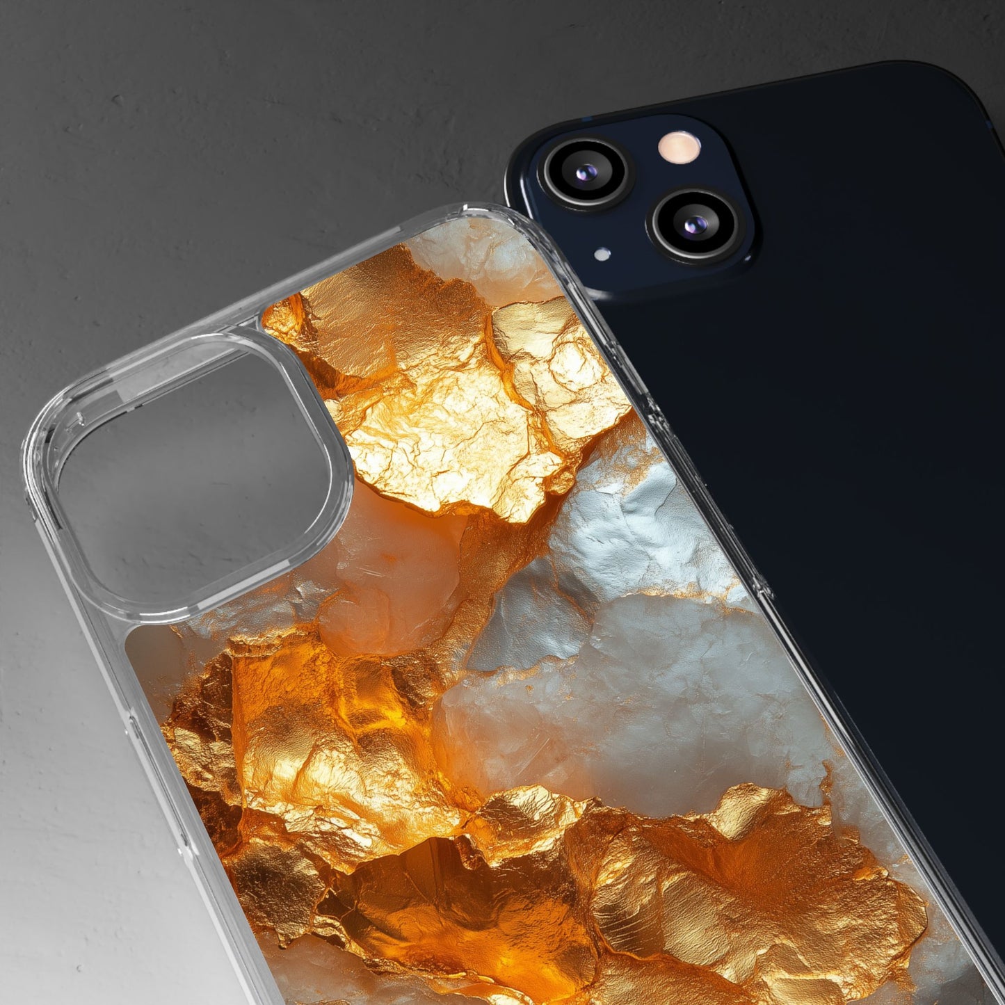 Crystal Clear iPhone Case with Luxe Gold Detail – Trendy Everyday Style